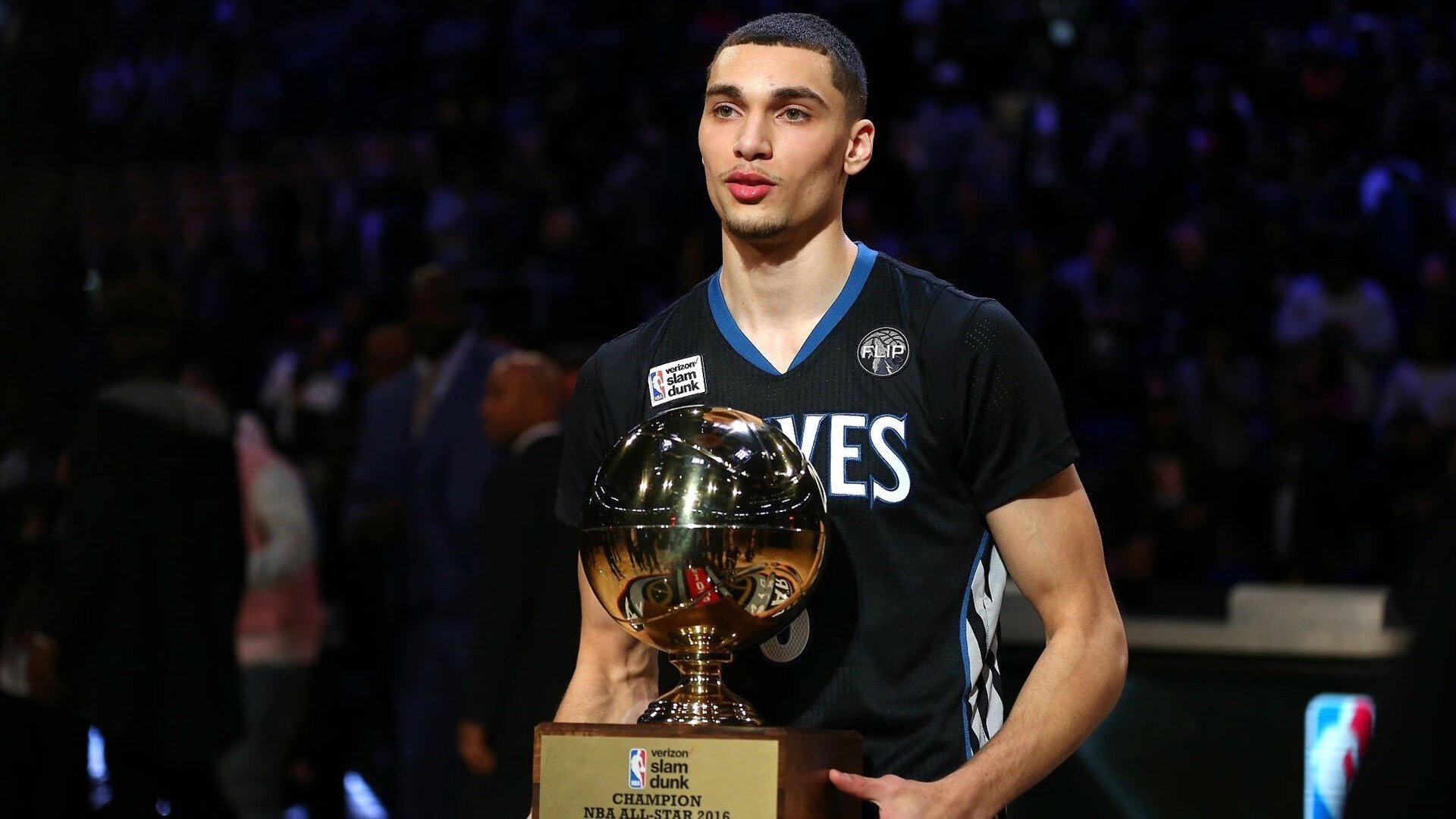 1-0!一场小胜让中超争冠要乱,申花胜深圳!成都掉队海港2分领跑